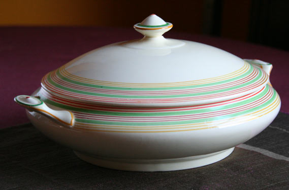 crown-ducal-tureen
